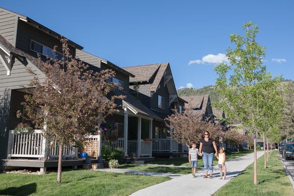 _Mom and kids walking small